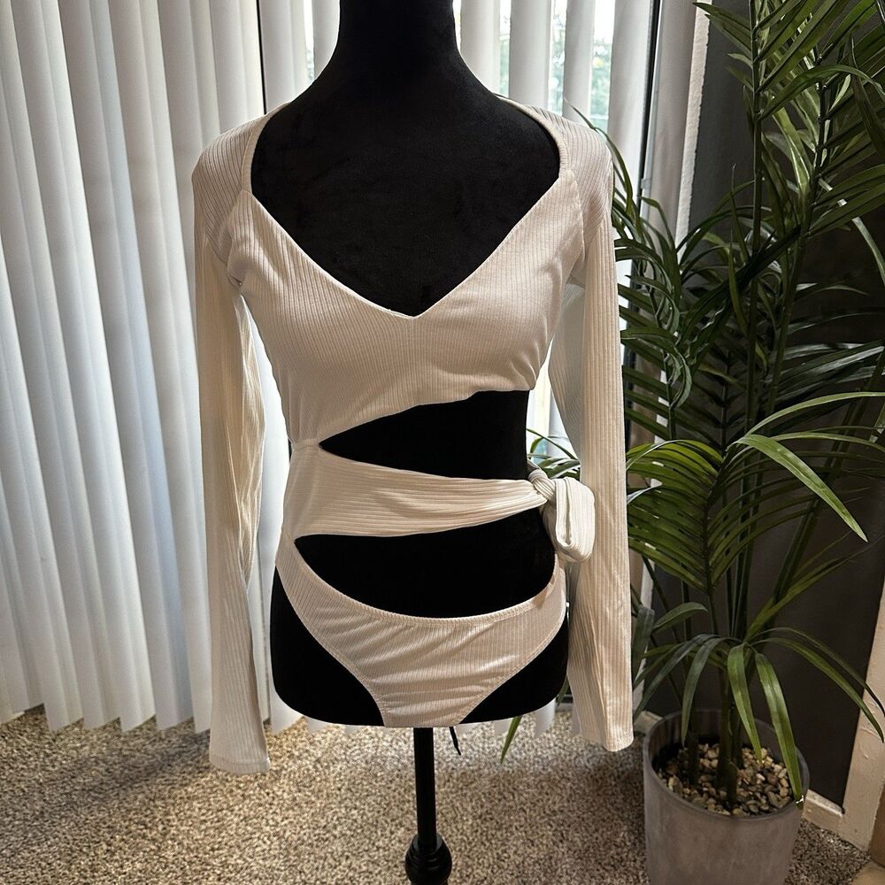 Fashion Nova Ribbed White Bodysuit Long Sleeve Tie Up Snap Stretchy Womens Small